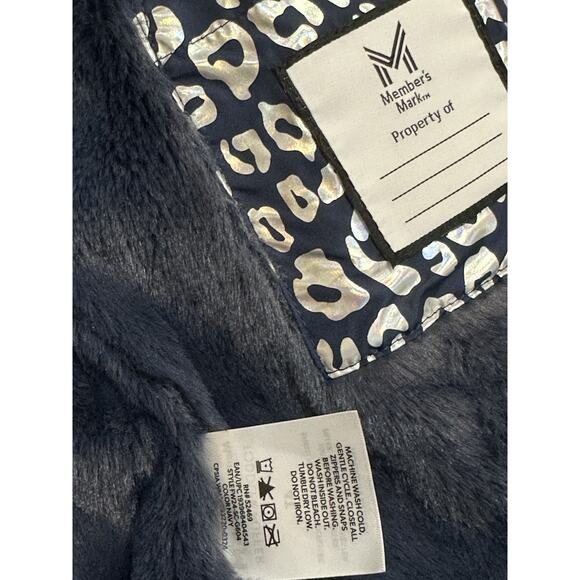 Member's Mark Girls Removable Hood Faux Fur Puffer Jacket Size 4T - Picture 7 of 8